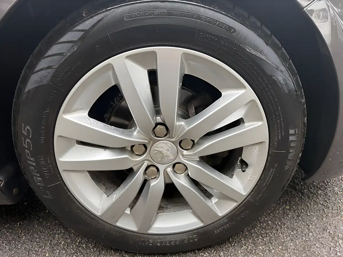 Used 2015 Peugeot 308 Active Grey - Interior and Exterior details 12
