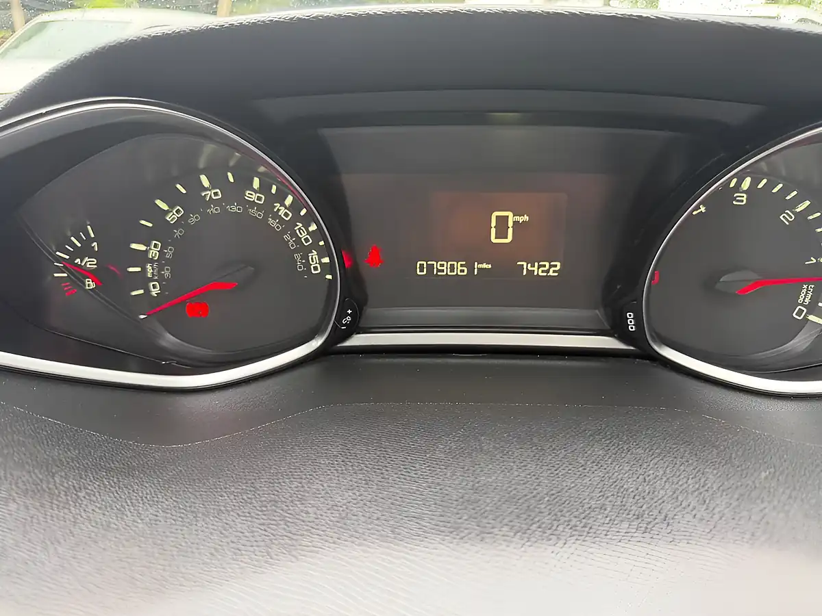 Used 2015 Peugeot 308 Active Grey - Interior and Exterior details 17