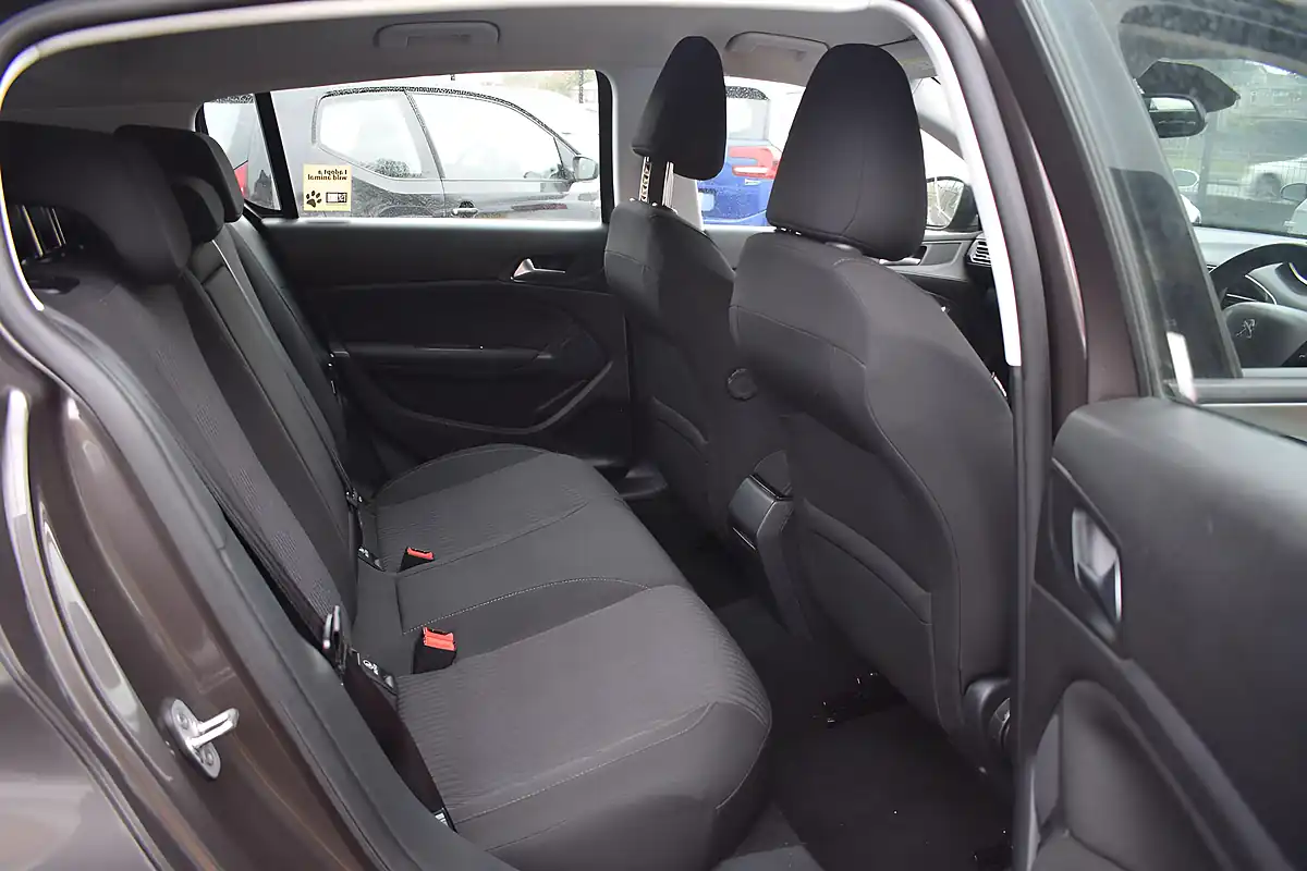 Used 2015 Peugeot 308 Active Grey - Interior and Exterior details 6