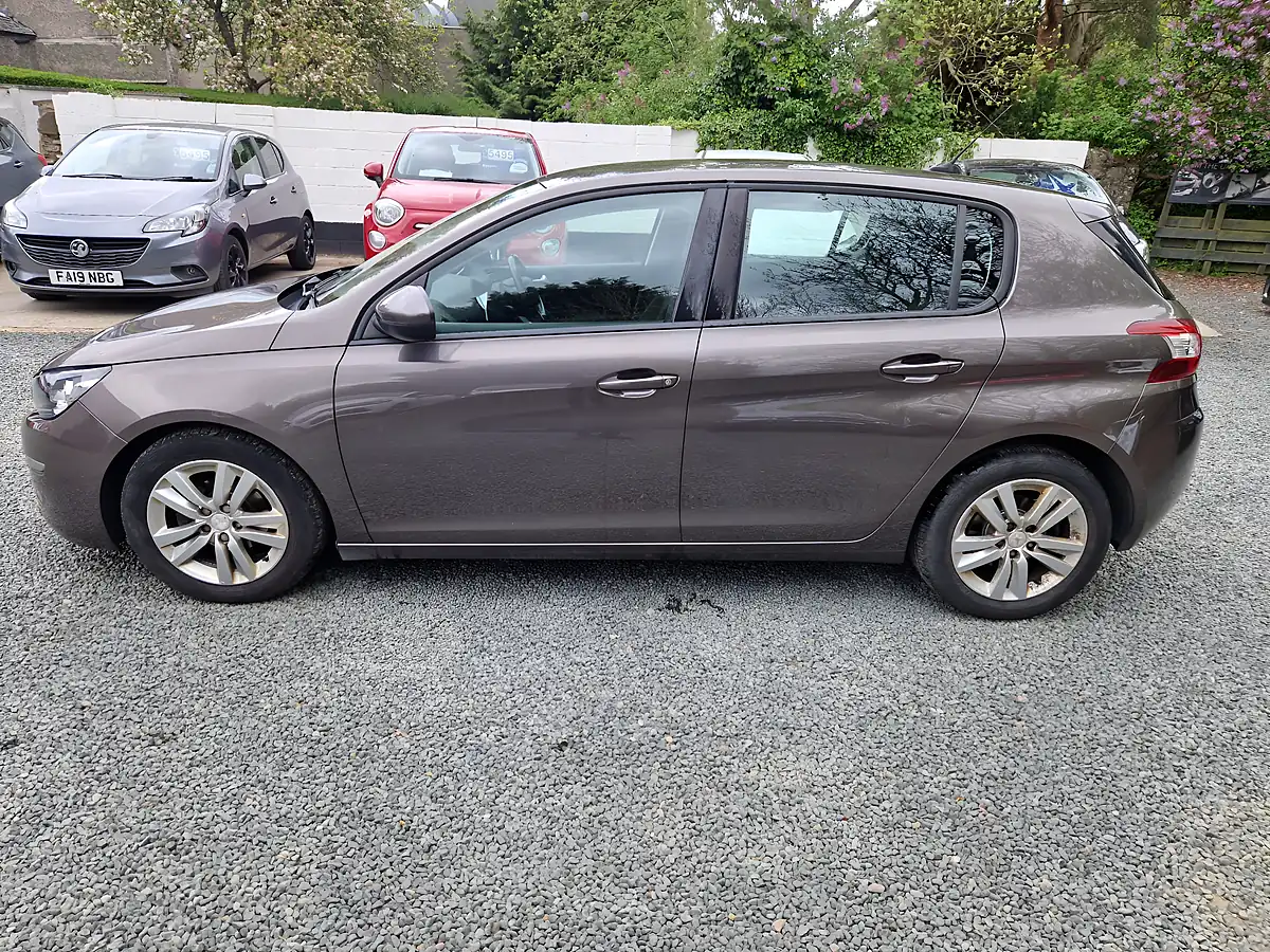 Used 2015 Peugeot 308 Active Grey - Interior and Exterior details 4