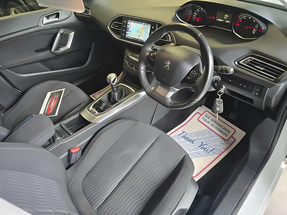 Used 2015 Peugeot 308 Active White - Interior and Exterior details 11