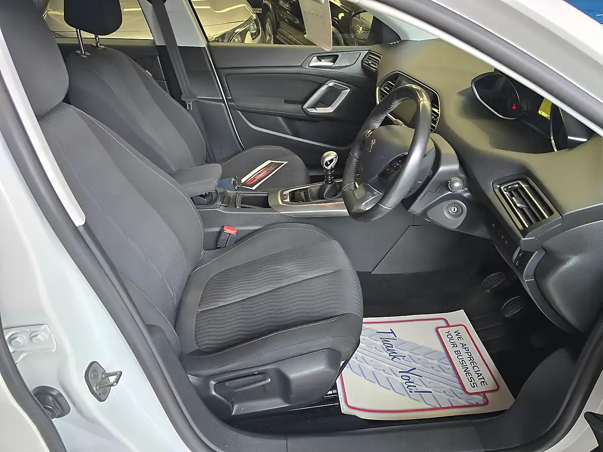 Used 2015 Peugeot 308 Active White - Interior and Exterior details 13
