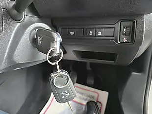 Used 2015 Peugeot 308 Active White - Interior and Exterior details 16