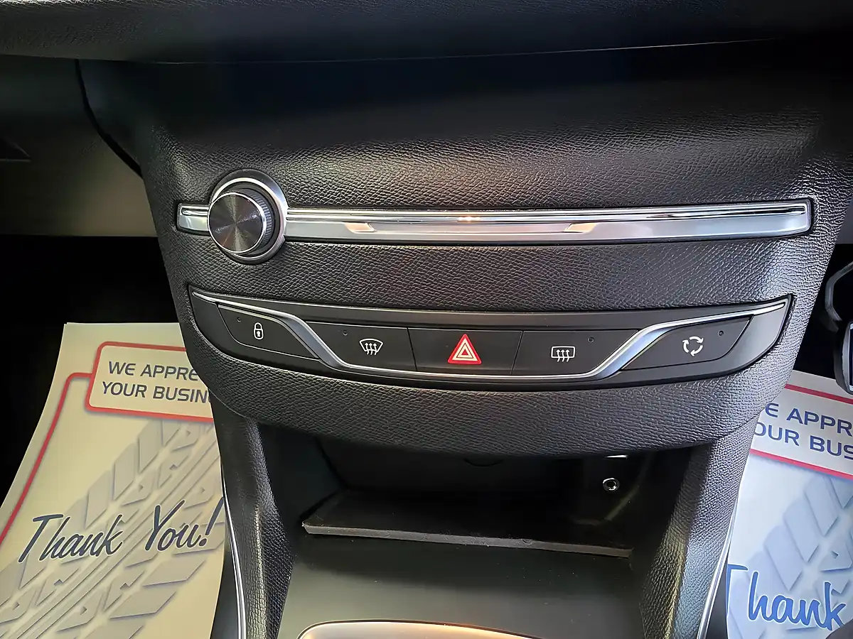 Used 2015 Peugeot 308 Active White - Interior and Exterior details 17