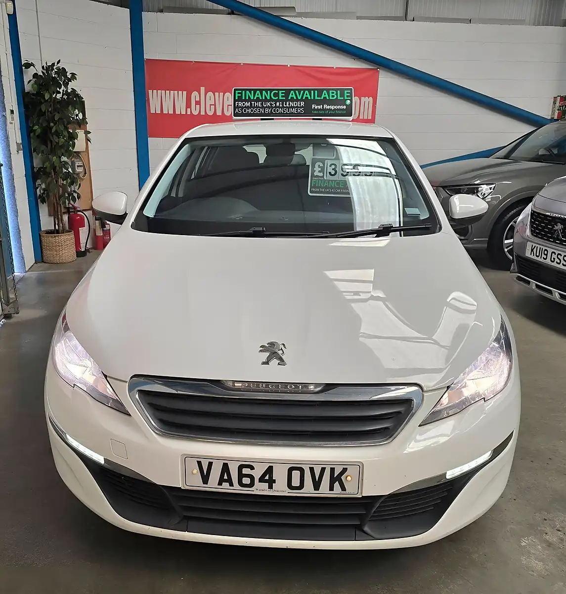 Used 2015 Peugeot 308 Active White - Interior and Exterior details 4