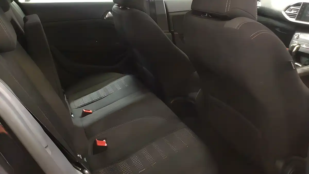 Used 2015 Peugeot 308 Allure Blue - Interior and Exterior details 10