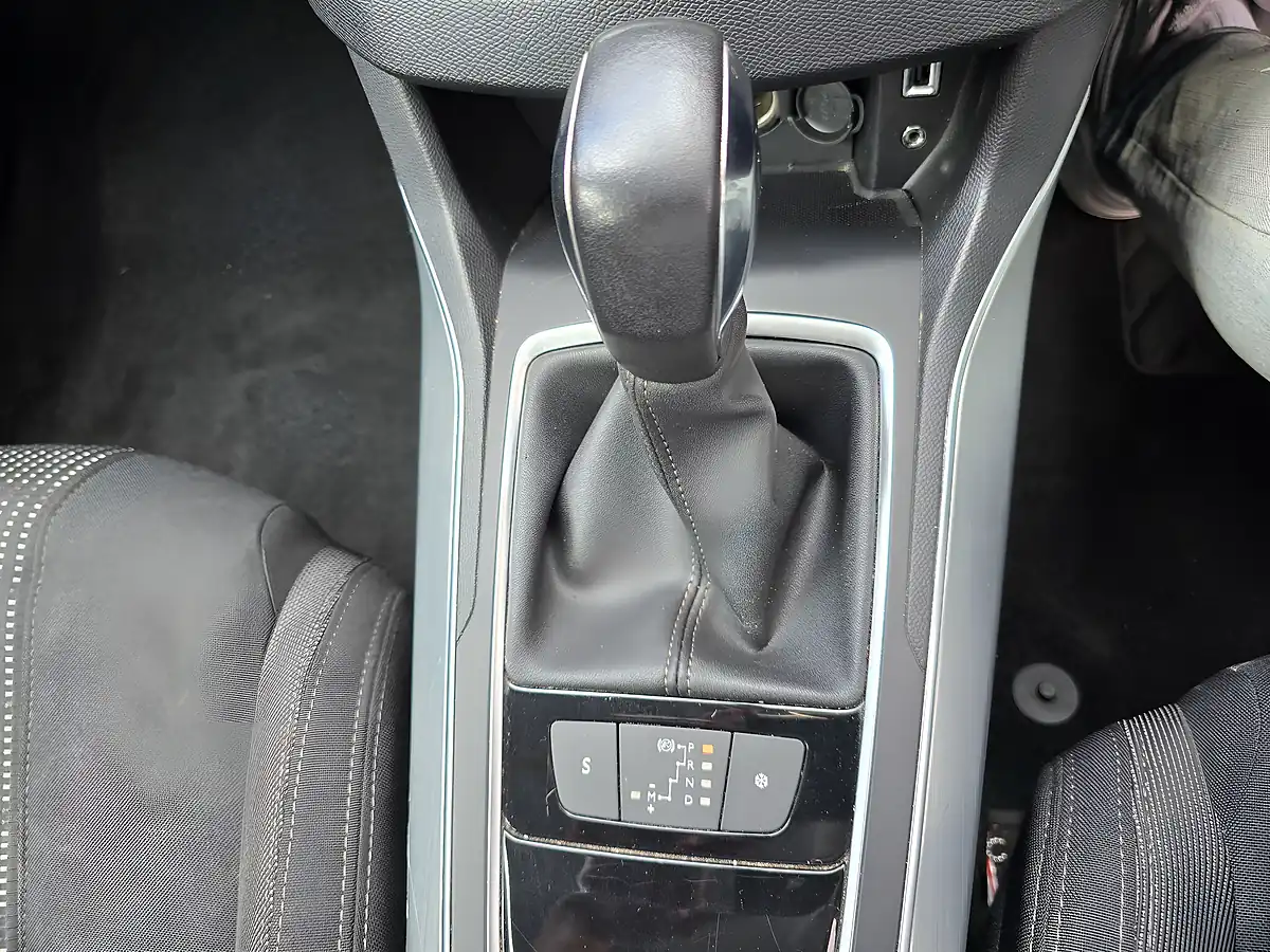 Used 2015 Peugeot 308 Allure Grey - Interior and Exterior details 12