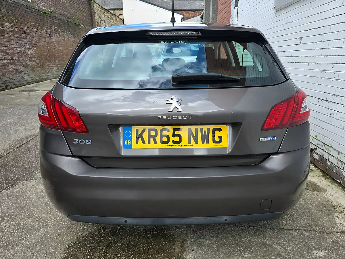 Used 2015 Peugeot 308 Allure Grey - Interior and Exterior details 9