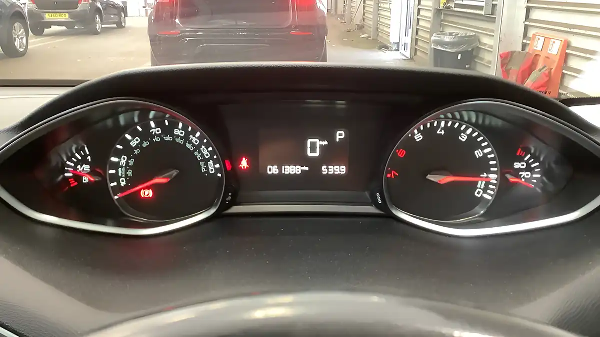Used 2015 Peugeot 308 Allure Grey - Interior and Exterior details 7