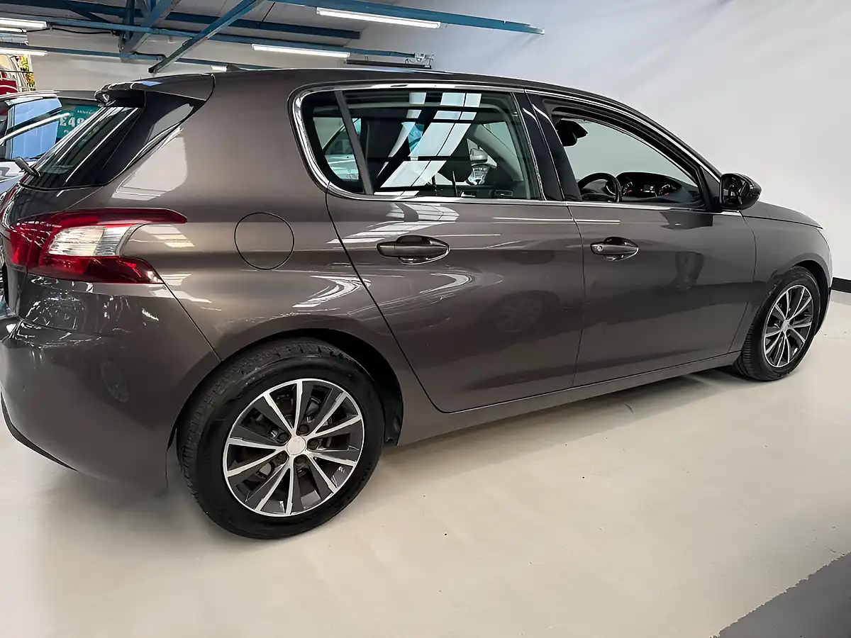 Used 2015 Peugeot 308 Allure Grey - Interior and Exterior details 16