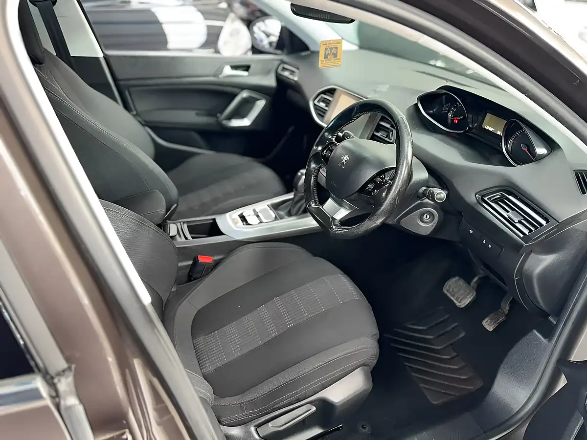 Used 2015 Peugeot 308 Allure Grey - Interior and Exterior details 18