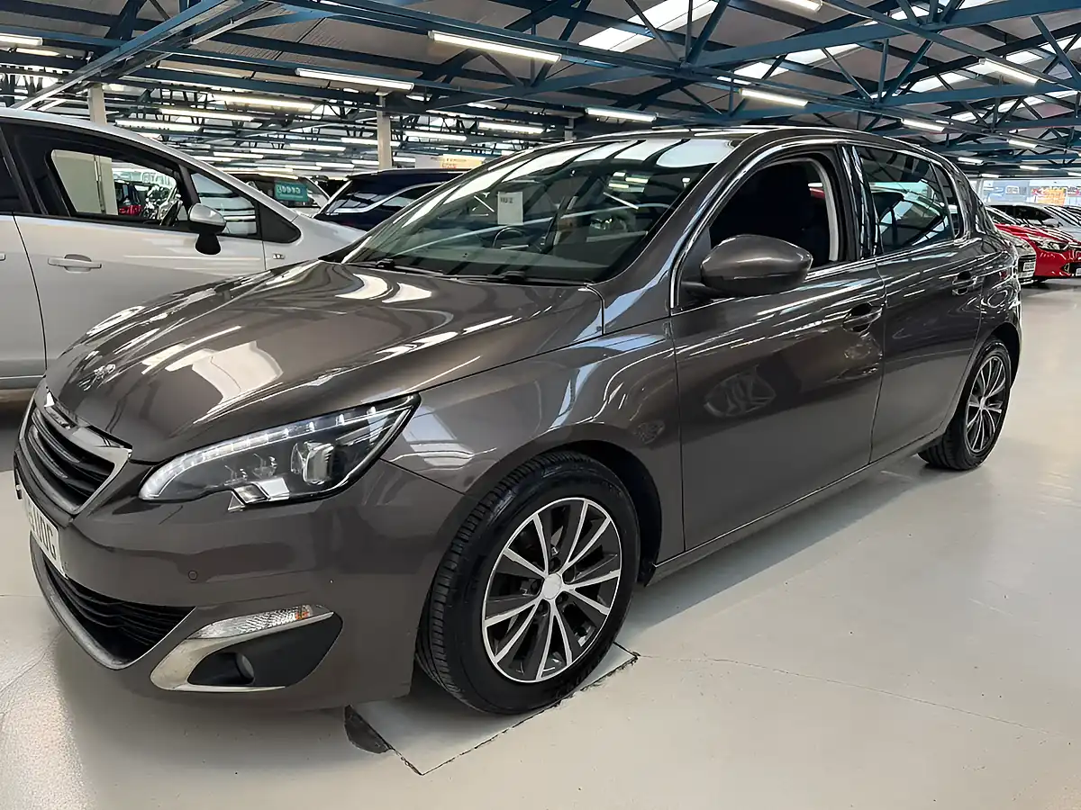 Used 2015 Peugeot 308 Allure Grey - Interior and Exterior details 3