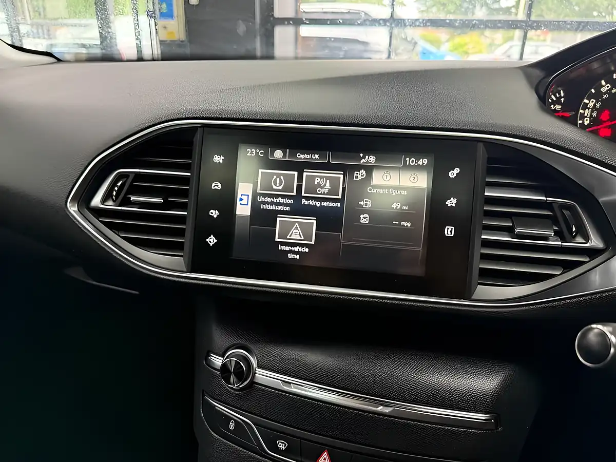Used 2015 Peugeot 308 Feline Silver - Interior and Exterior details 12