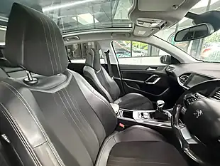Used 2015 Peugeot 308 Feline Silver - Interior and Exterior details 3