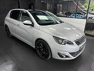Used 2015 Peugeot 308 Feline Silver - Interior and Exterior details 4