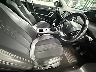 Used 2015 Peugeot 308 Feline Silver - Interior and Exterior details 5