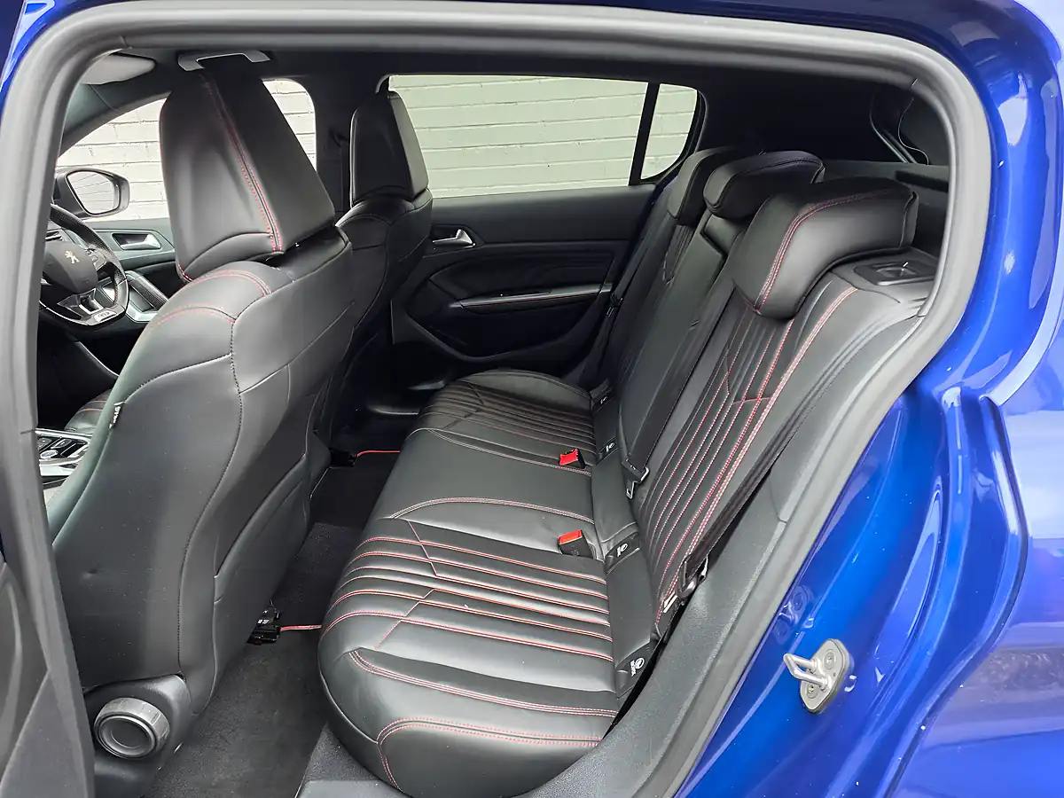 Used 2015 Peugeot 308 GT Blue - Interior and Exterior details 10