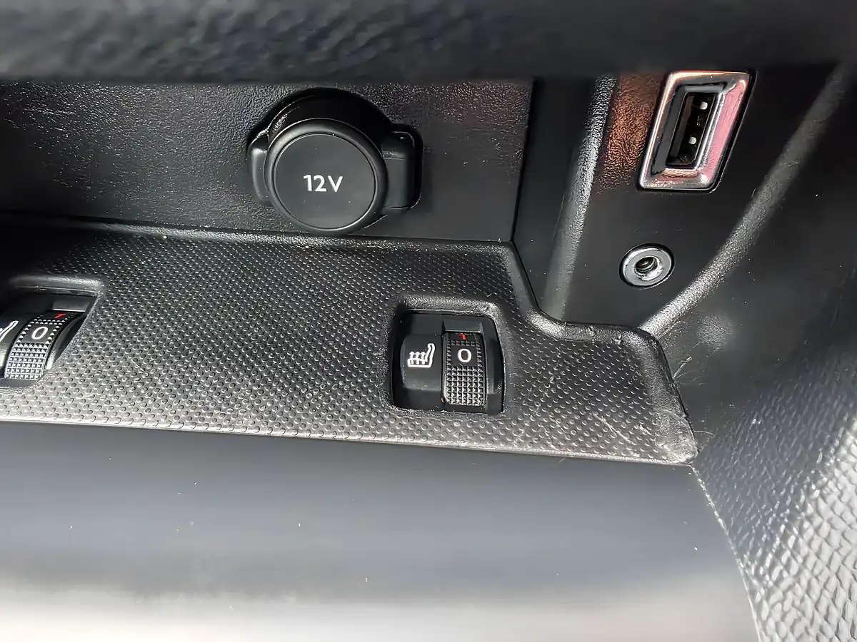 Used 2015 Peugeot 308 GT Blue - Interior and Exterior details 11