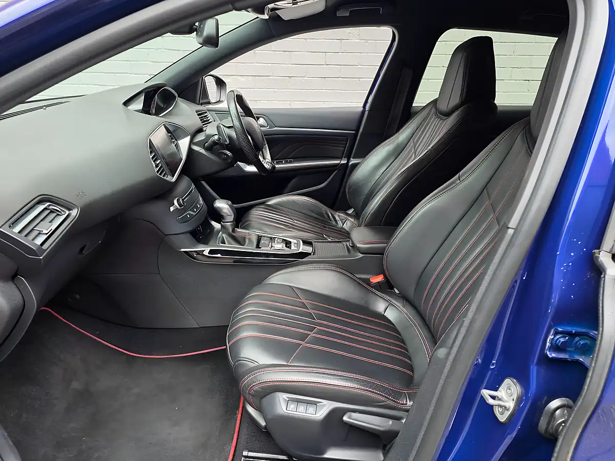 Used 2015 Peugeot 308 GT Blue - Interior and Exterior details 19