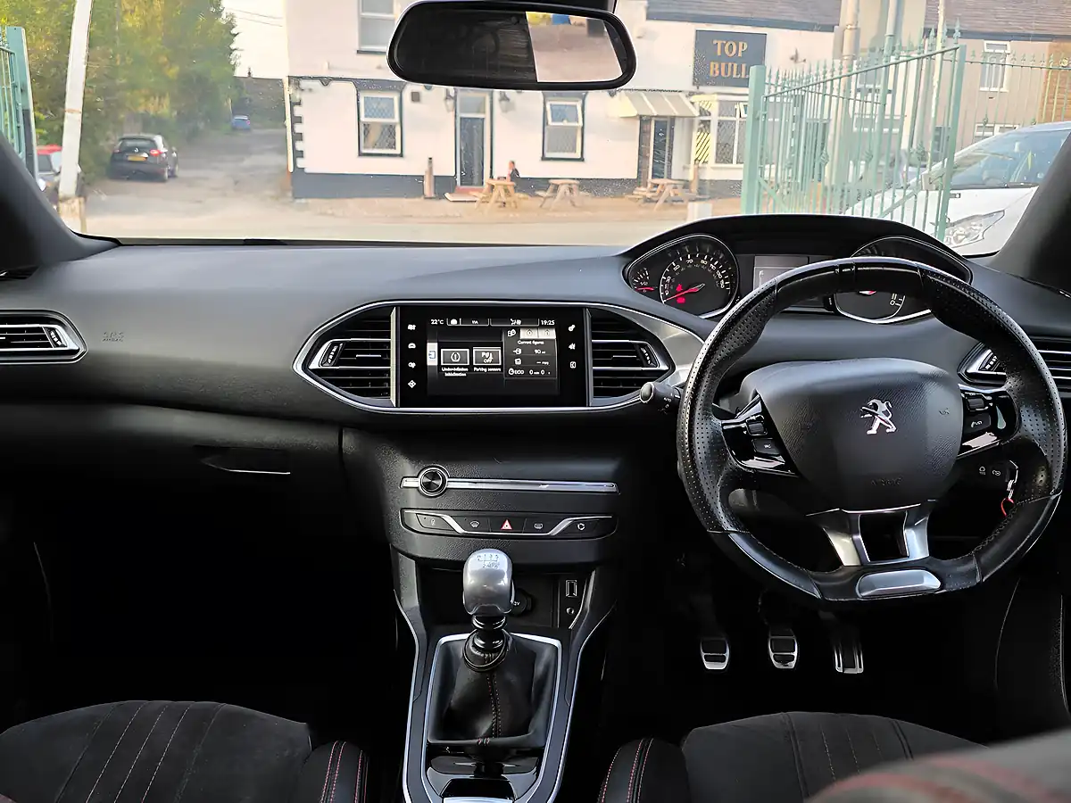 Used 2015 Peugeot 308 GT Line Blue - Interior and Exterior details 10