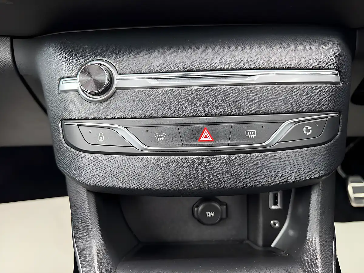 Used 2015 Peugeot 308 GT Line Red - Interior and Exterior details 17