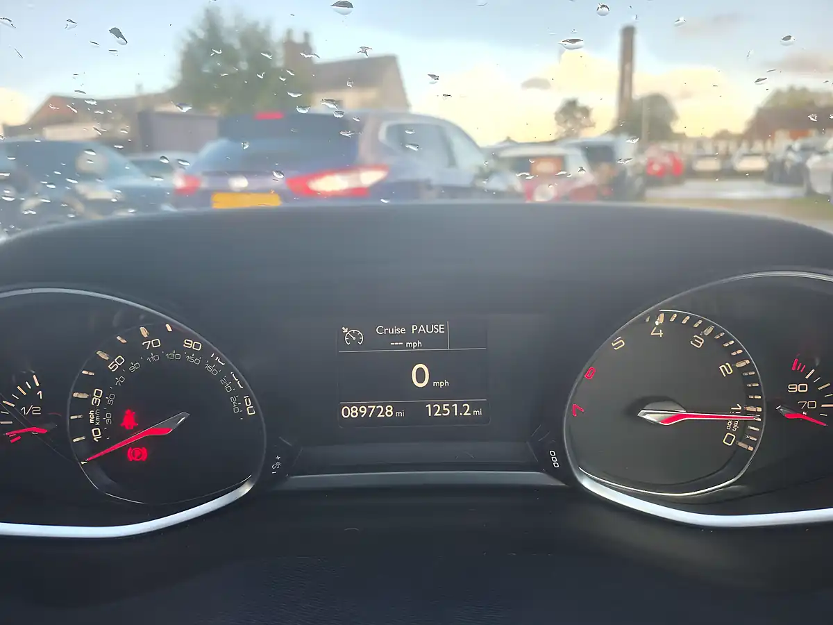 Used 2015 Peugeot 308 GT Line White - Interior and Exterior details 10