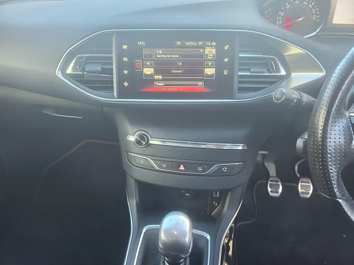 Used 2015 Peugeot 308 GT Line White - Interior and Exterior details 11