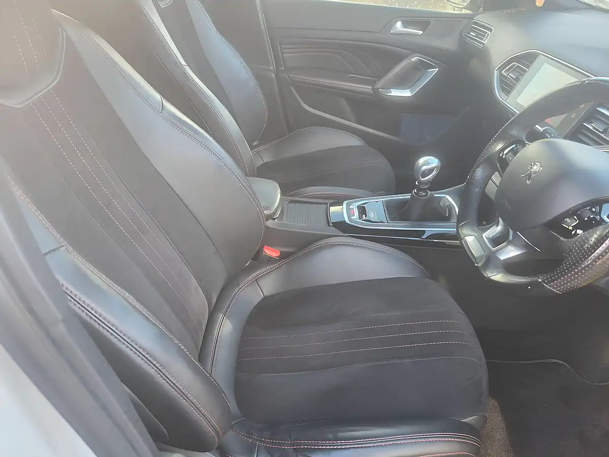 Used 2015 Peugeot 308 GT Line White - Interior and Exterior details 12