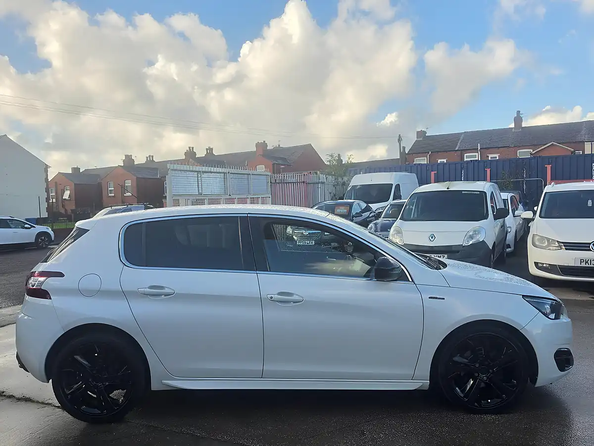 Used 2015 Peugeot 308 GT Line White - Interior and Exterior details 8