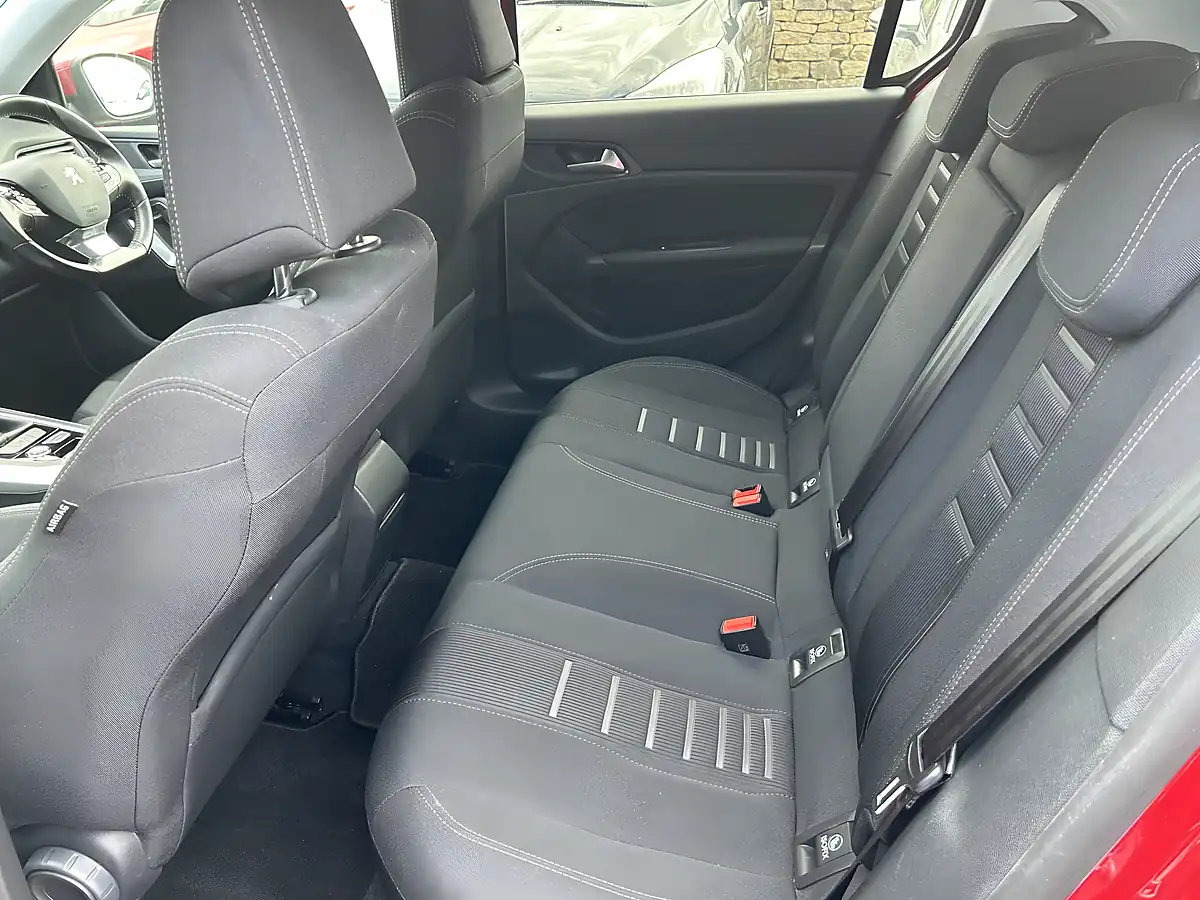 Used 2015 Peugeot 308 Red - Interior and Exterior details 13