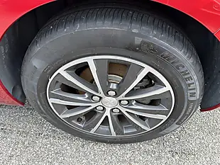 Used 2015 Peugeot 308 Red - Interior and Exterior details 15