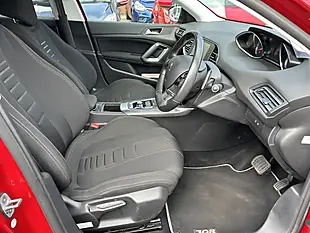 Used 2015 Peugeot 308 Red - Interior and Exterior details 4
