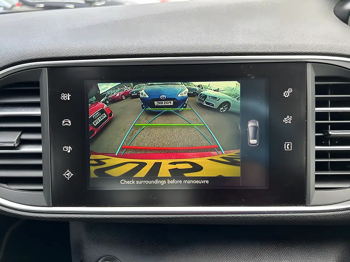 Used 2015 Peugeot 308 Red - Interior and Exterior details 9