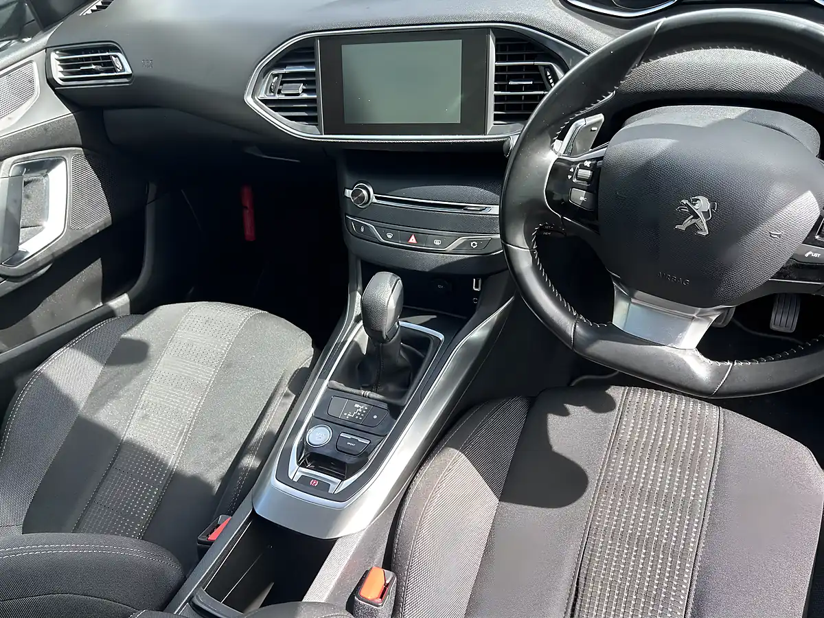 Used 2015 Peugeot 308 Silver - Interior and Exterior details 11