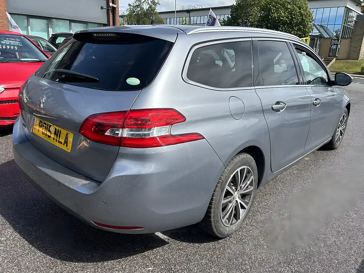 Used 2015 Peugeot 308 Silver - Interior and Exterior details 20