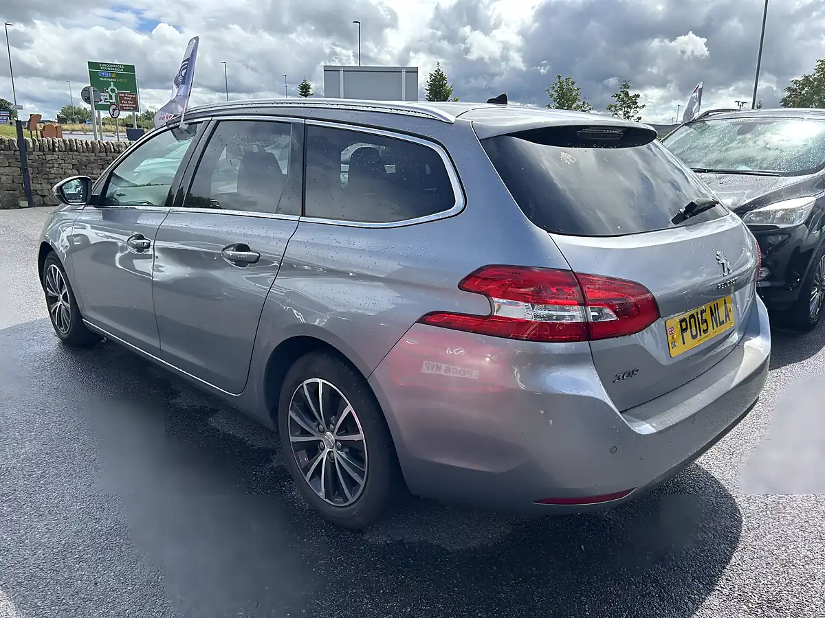 Used 2015 Peugeot 308 Silver - Interior and Exterior details 4