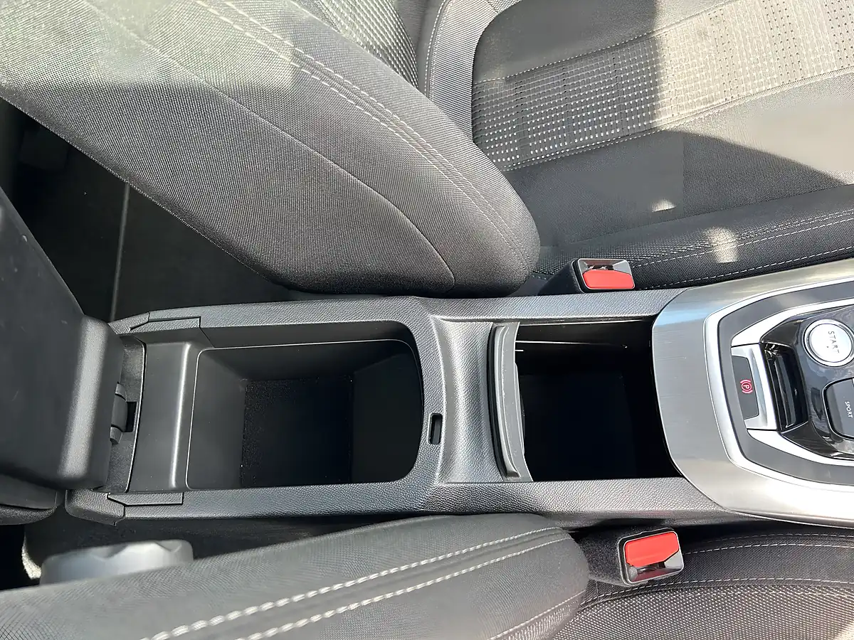 Used 2015 Peugeot 308 Silver - Interior and Exterior details 5