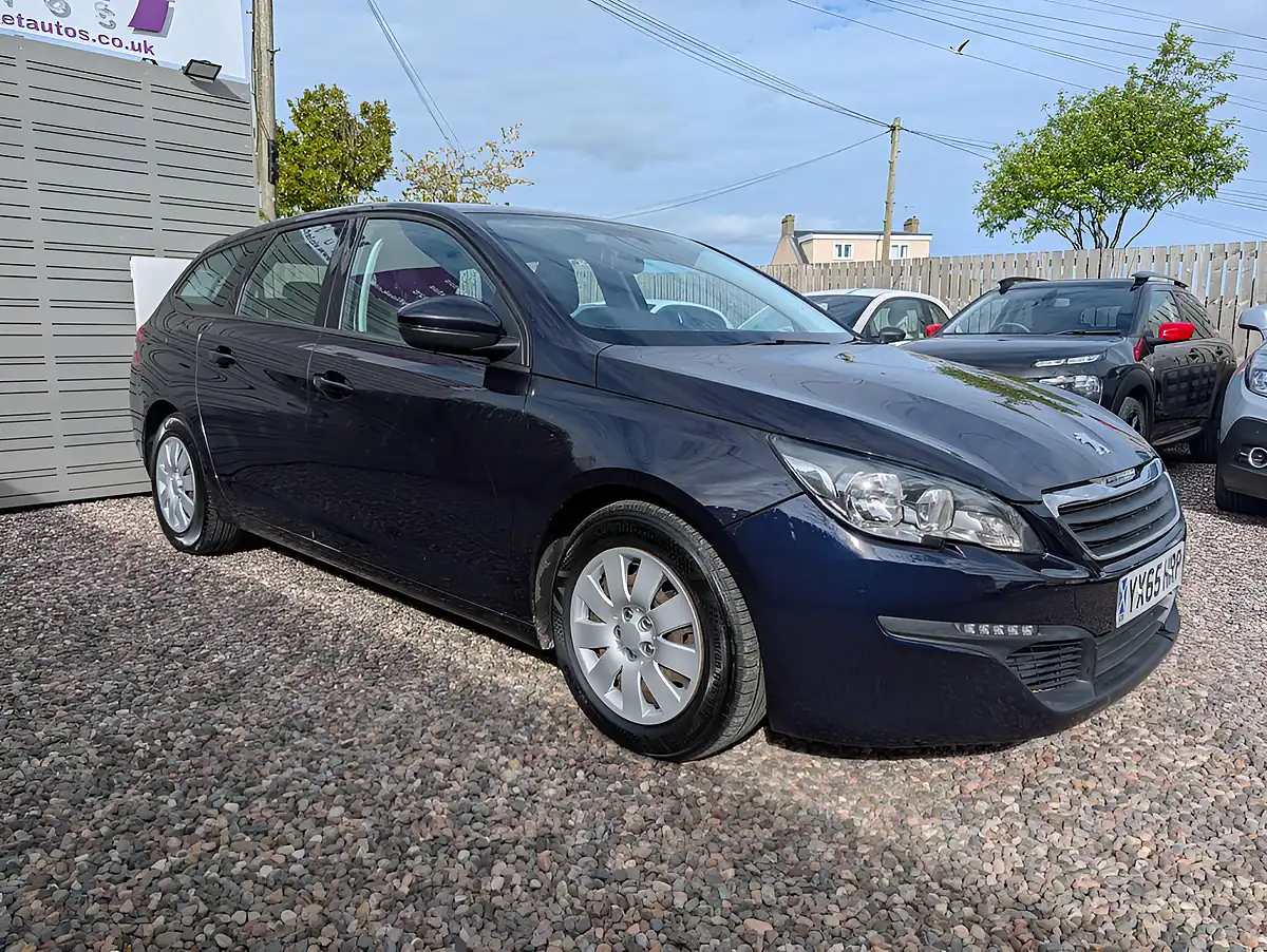 Used 2015 Peugeot 308 Sw Access Blue - Front View