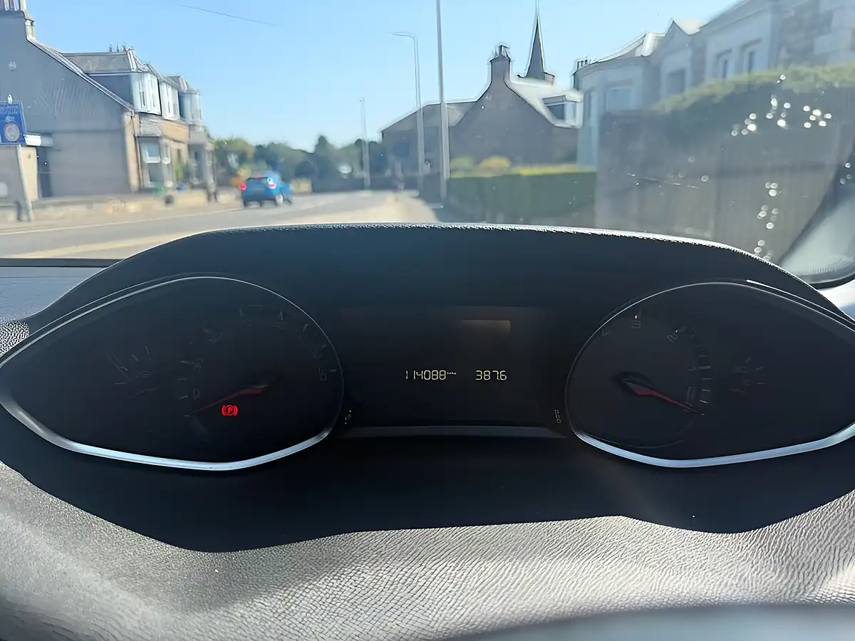Used 2015 Peugeot 308 Sw Active Rioja Red - Interior and Exterior details 18
