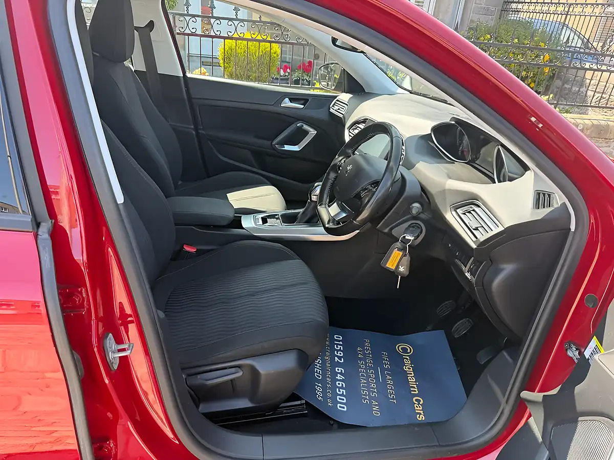 Used 2015 Peugeot 308 Sw Active Rioja Red - Interior and Exterior details 2