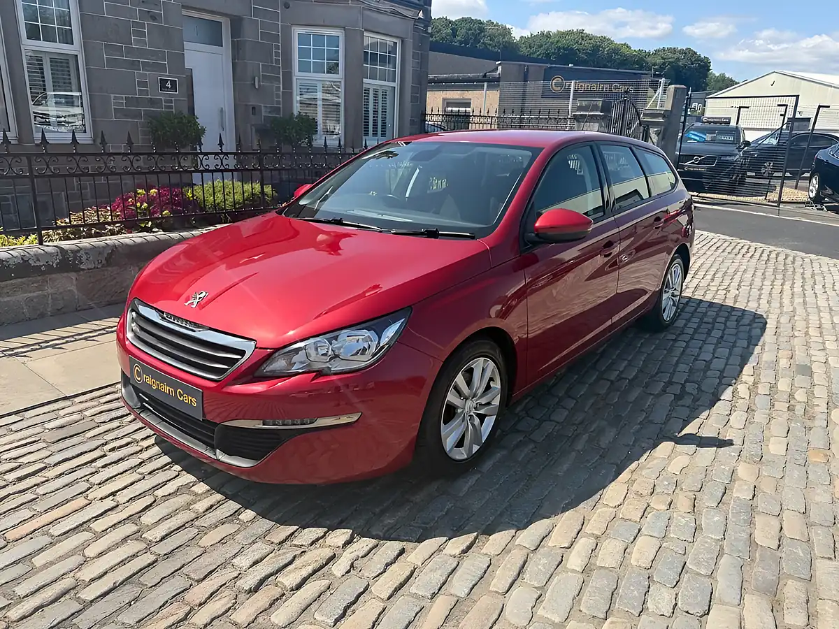 Used 2015 Peugeot 308 Sw Active Rioja Red - Interior and Exterior details 3