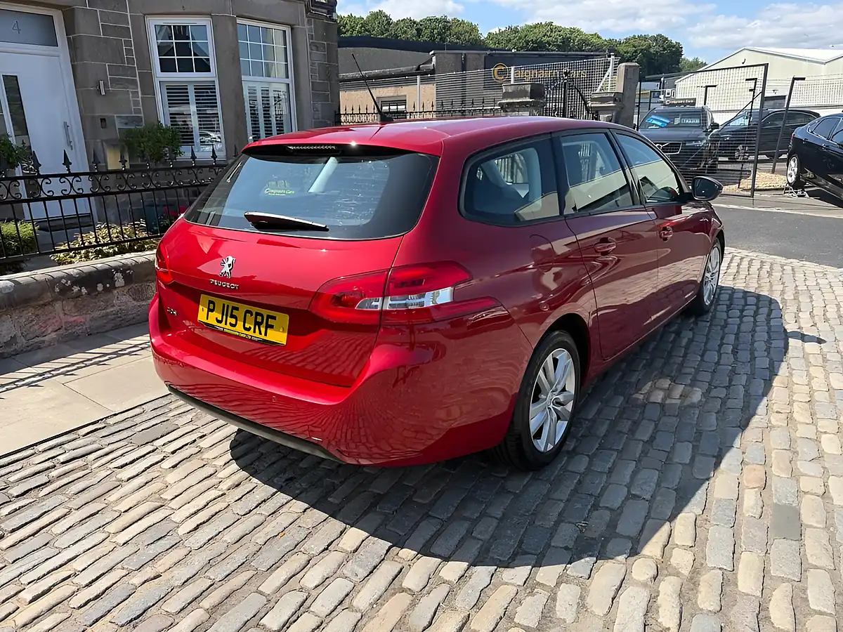 Used 2015 Peugeot 308 Sw Active Rioja Red - Interior and Exterior details 5