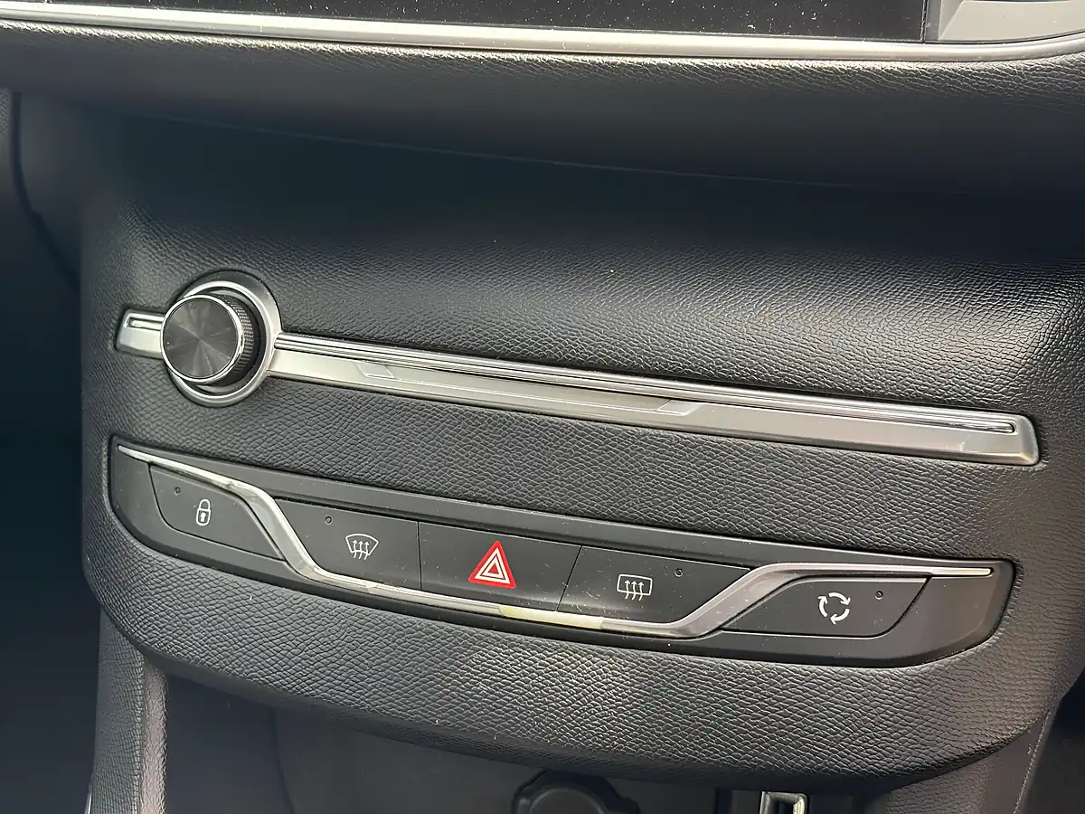 Used 2015 Peugeot 308 Sw Allure Grey - Interior and Exterior details 17