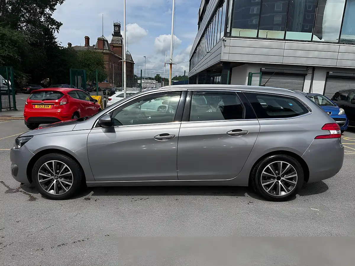 Used 2015 Peugeot 308 Sw Allure Grey - Interior and Exterior details 7