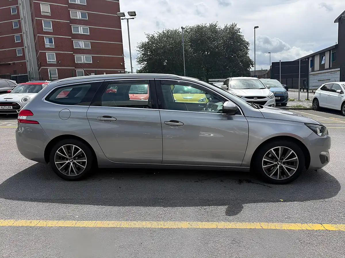 Used 2015 Peugeot 308 Sw Allure Grey - Interior and Exterior details 9