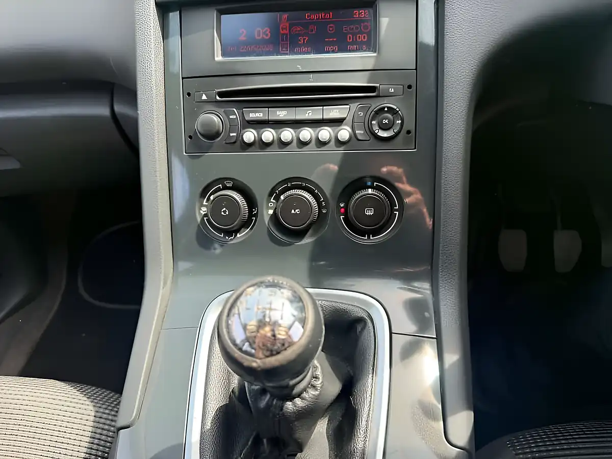 Used 2015 Peugeot 5008 Active Black - Interior and Exterior details 13