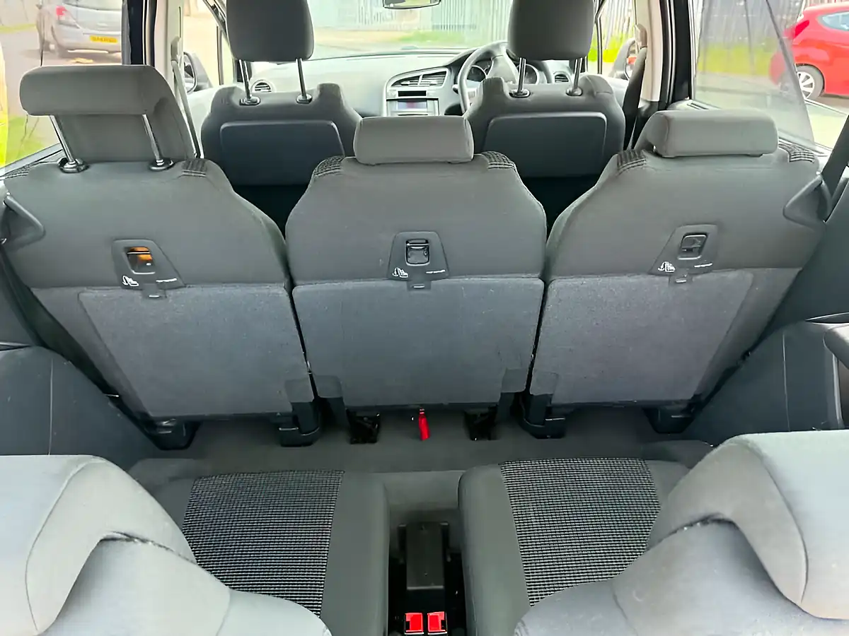 Used 2015 Peugeot 5008 Active Black - Interior and Exterior details 16