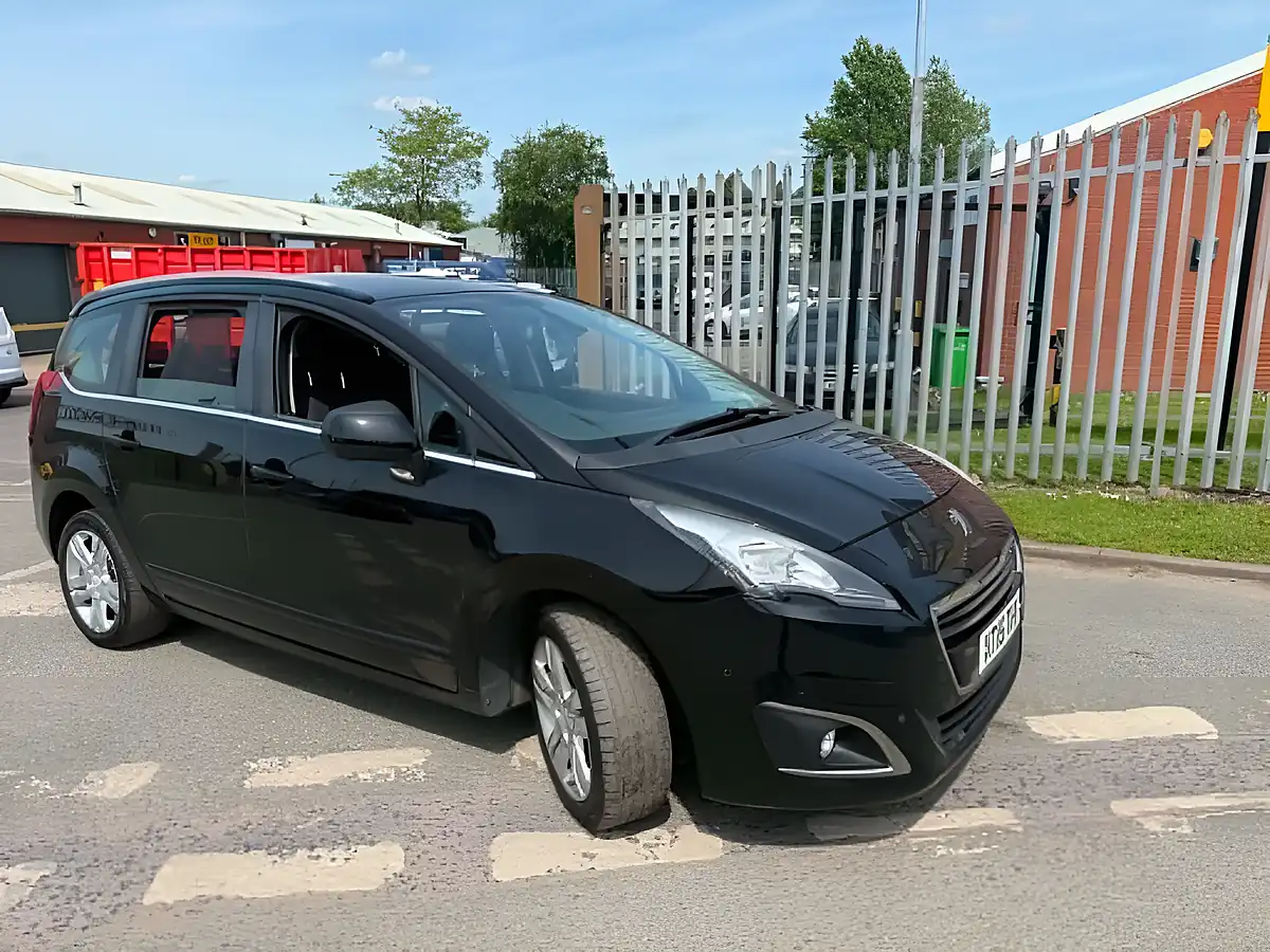 Used 2015 Peugeot 5008 Active Black - Interior and Exterior details 4