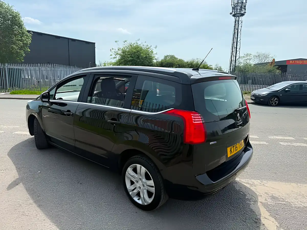 Used 2015 Peugeot 5008 Active Black - Interior and Exterior details 8
