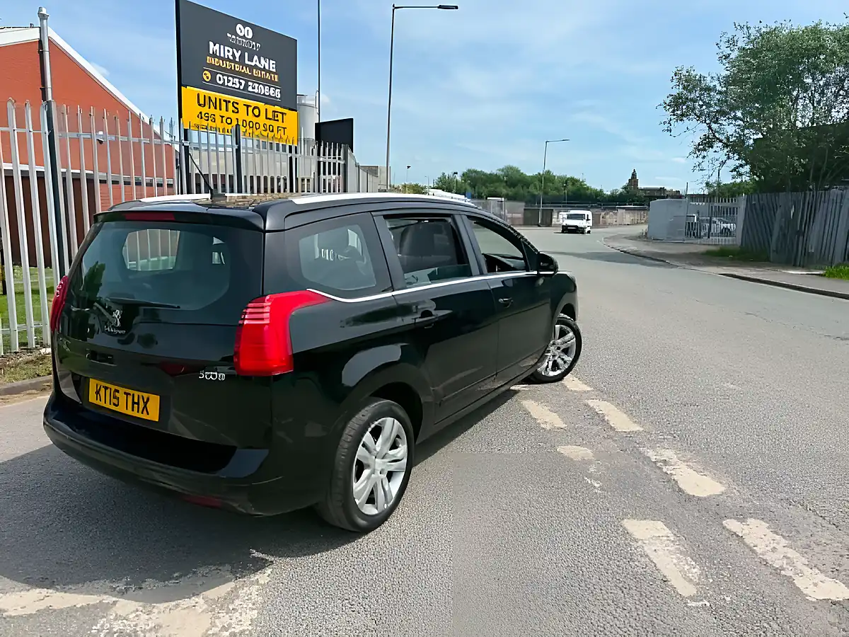 Used 2015 Peugeot 5008 Active Black - Interior and Exterior details 9